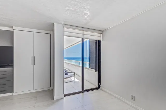 Singer Island Unit 12f photo 26
