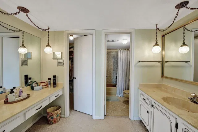Unit 809 photo 17