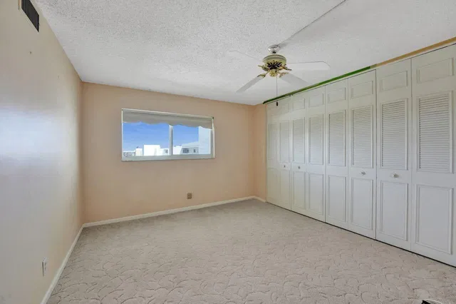 Unit 809 photo 21