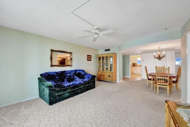 Unit 809 photo 29