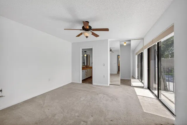 Residence photo 15