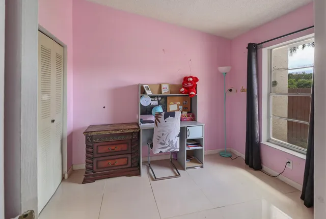  Residence photo 17