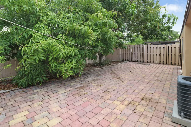  Residence photo 21