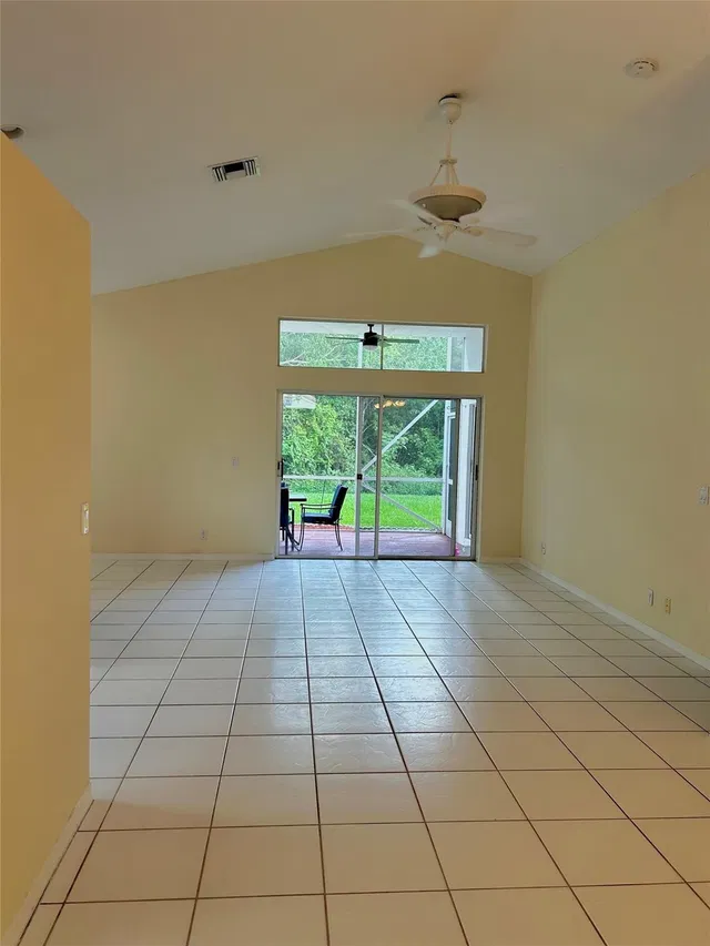 Residence photo 4