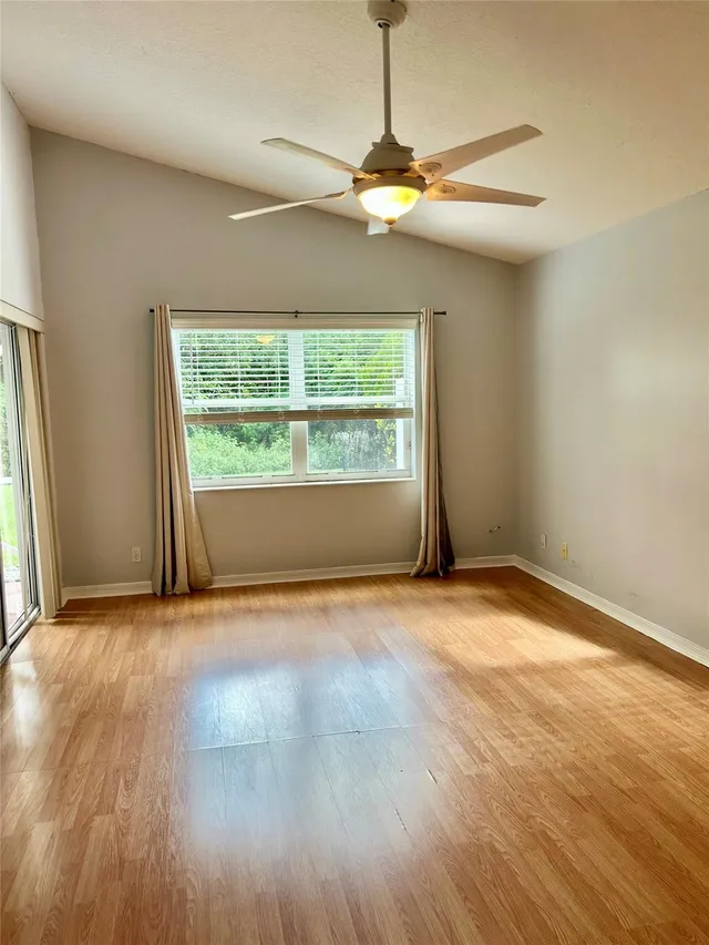 Residence photo 32