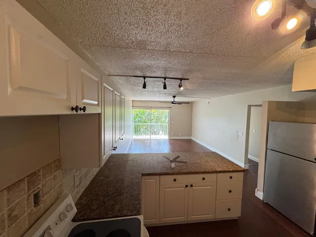  Unit 210 photo 14