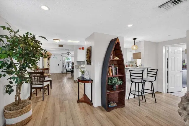 Residence photo 9