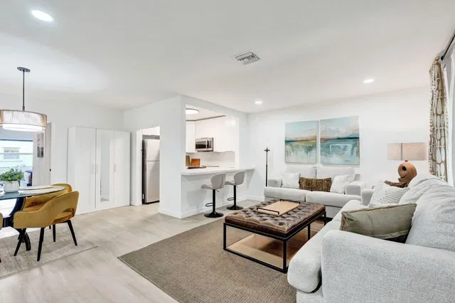Residence photo 3