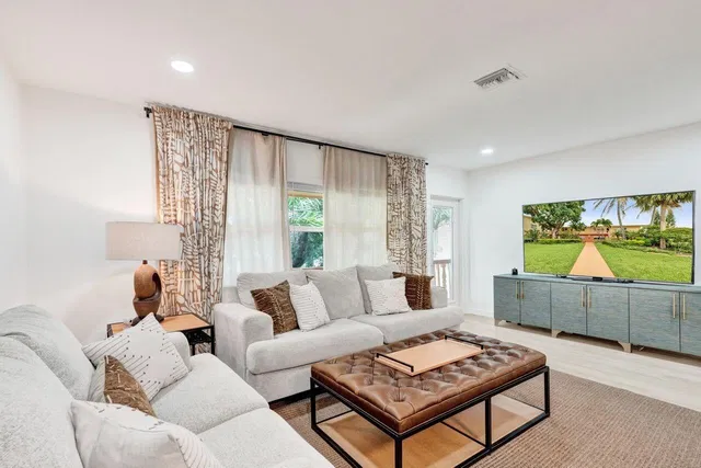 Residence photo 5