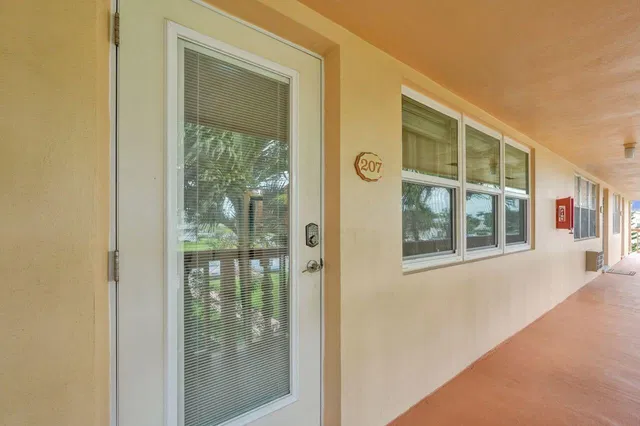 Residence photo 25