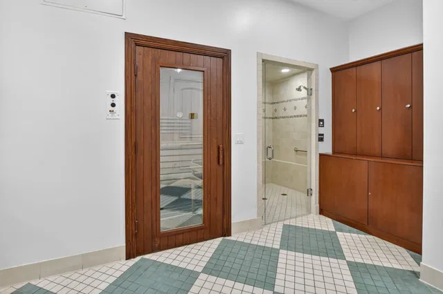 Residence photo 68