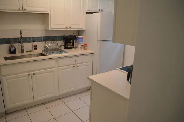 Unit E photo 18