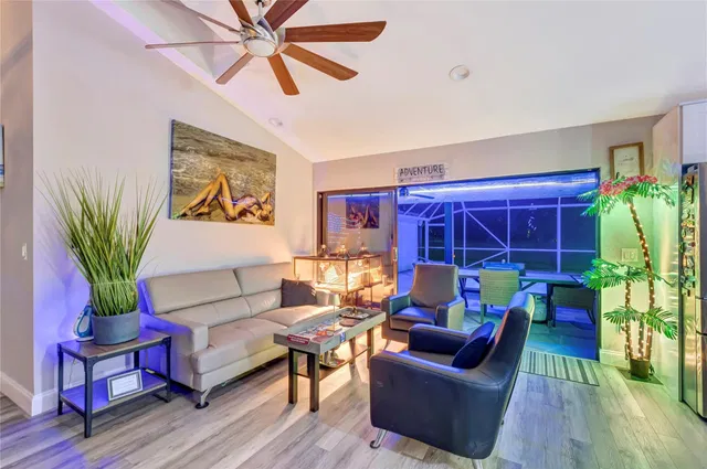 Residence photo 16