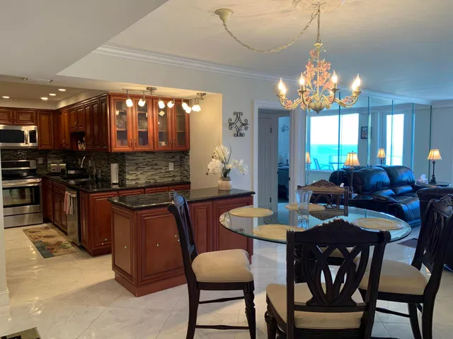 The Patrician of Palm Beach Unit 508 photo 17