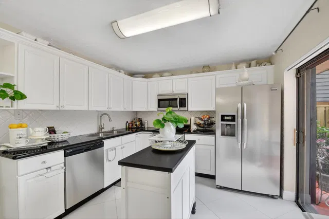  Residence photo 11