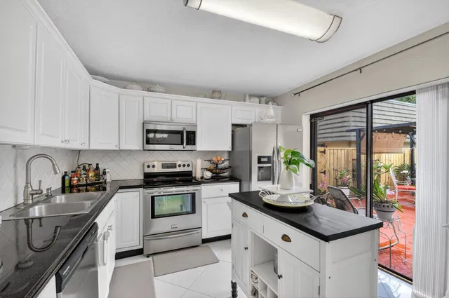  Residence photo 12