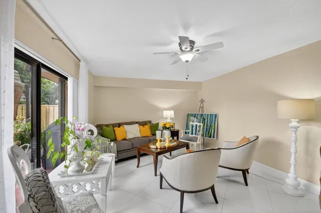  Residence photo 22