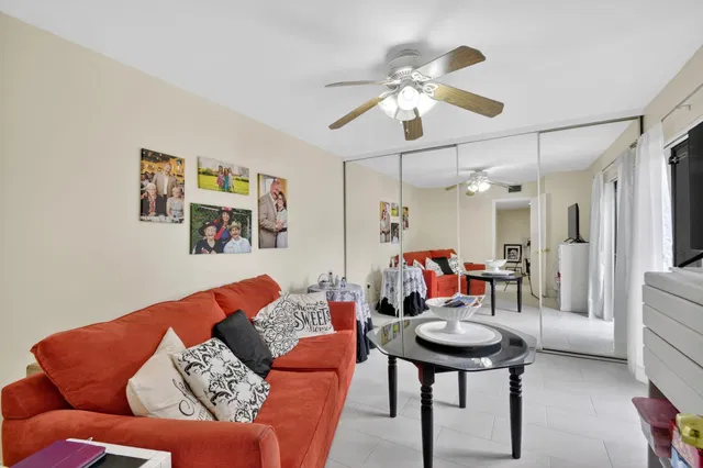  Residence photo 32