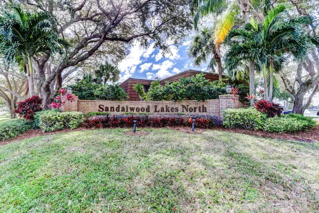  Residence photo 90