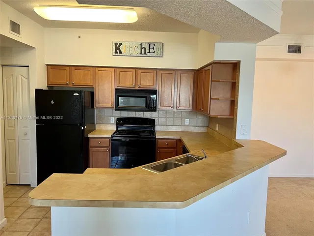 Unit 4305 photo 9