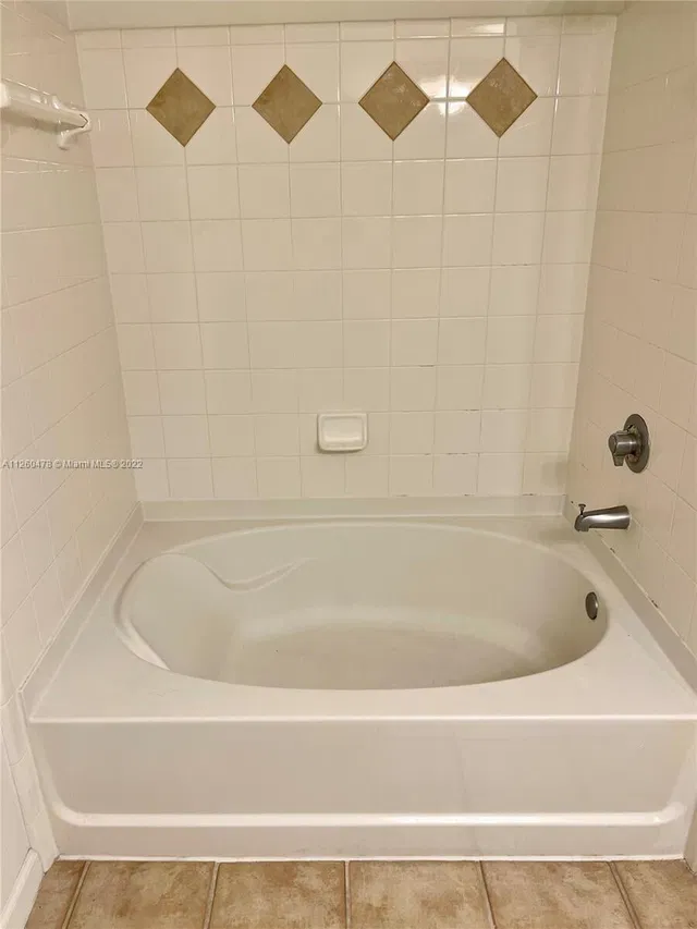 Unit 4305 photo 13