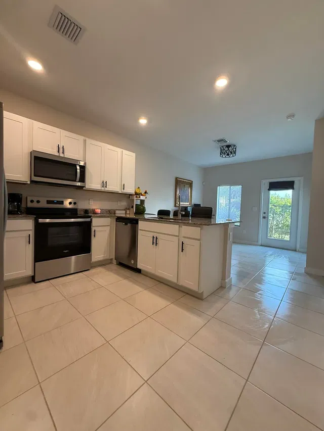  Residence photo 11
