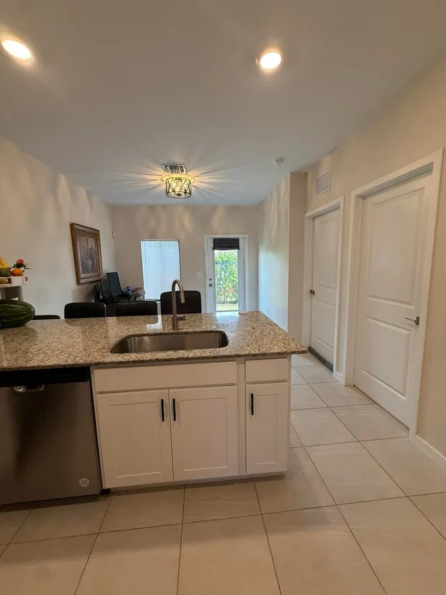  Residence photo 24