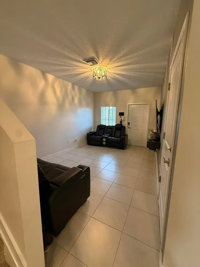  Residence photo 25