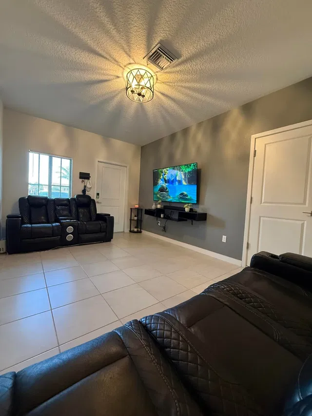 Residence photo 26