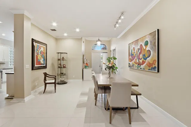 Residence photo 5