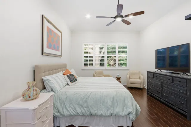 Residence photo 12