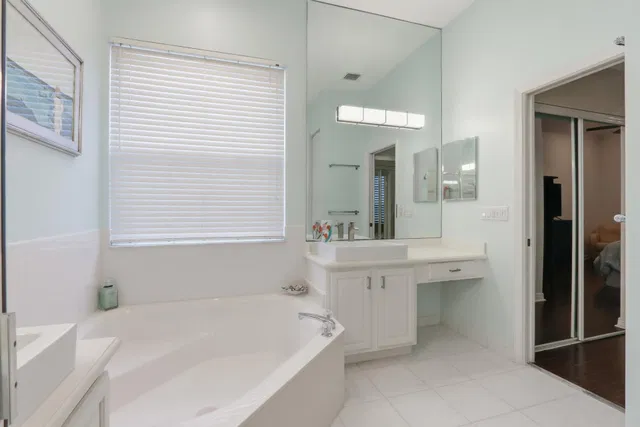 Residence photo 14
