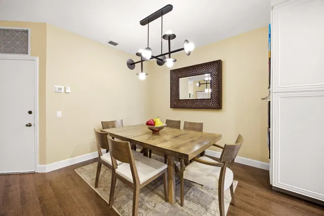 Residence photo 17