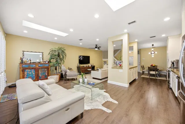 Residence photo 42