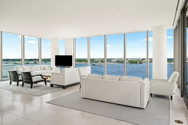La Clara Palm Beach Unit 804 photo 3