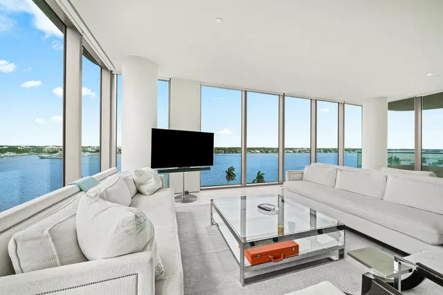 La Clara Palm Beach Unit 804 photo 4
