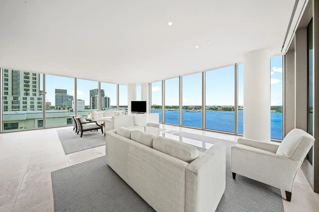 La Clara Palm Beach Unit 804 photo 5