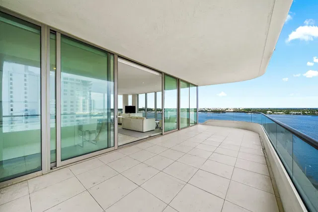 La Clara Palm Beach Unit 804 photo 8