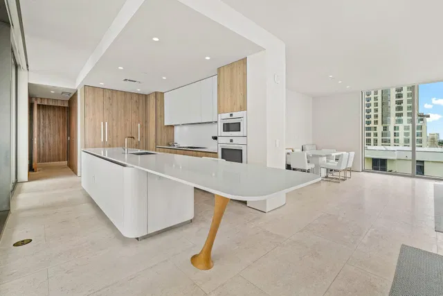 La Clara Palm Beach Unit 804 photo 15