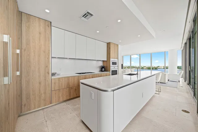 La Clara Palm Beach Unit 804 photo 16