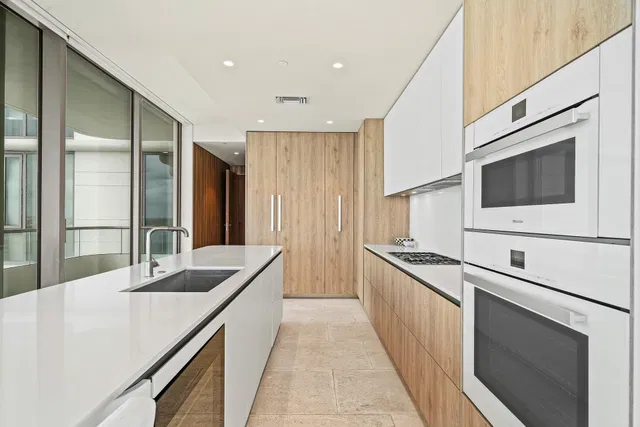La Clara Palm Beach Unit 804 photo 18
