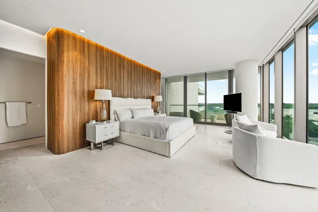 La Clara Palm Beach Unit 804 photo 23