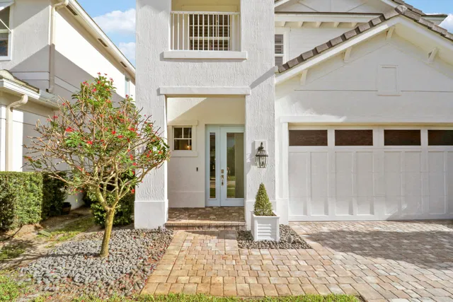 Residence photo 3