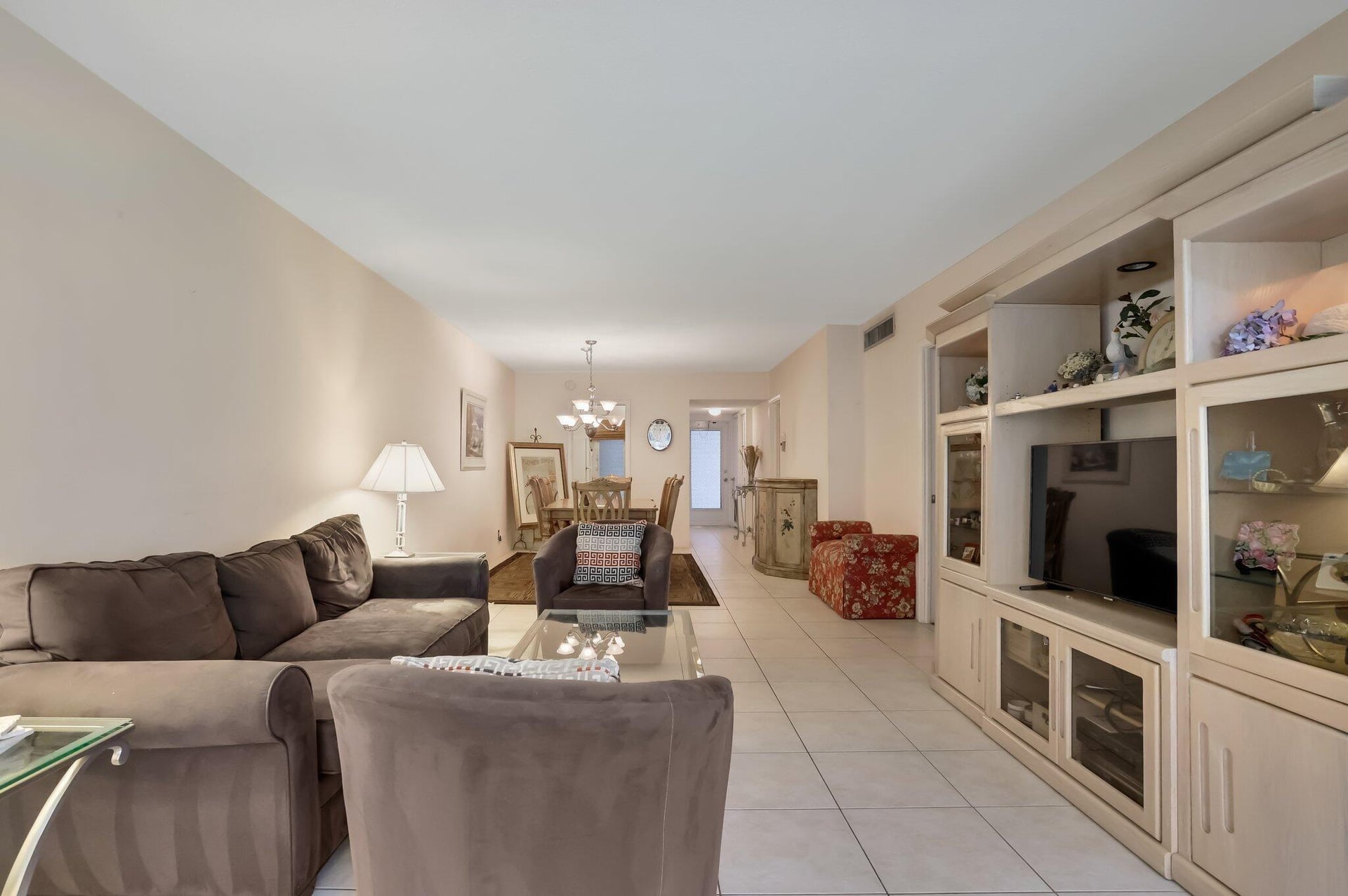 Unit 151 photo 15