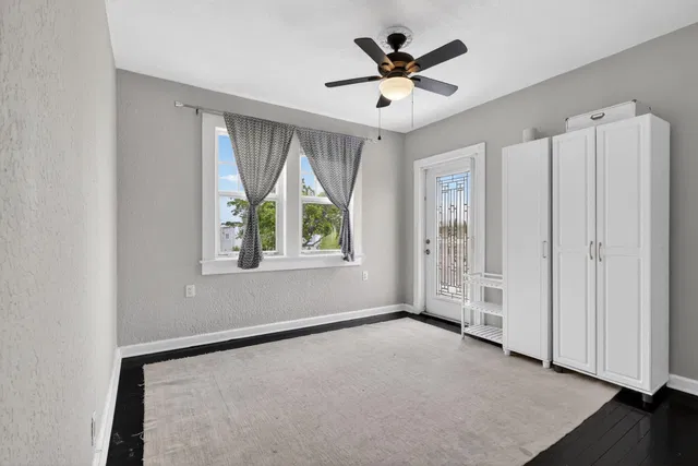 West Palm Beach Residence photo 26