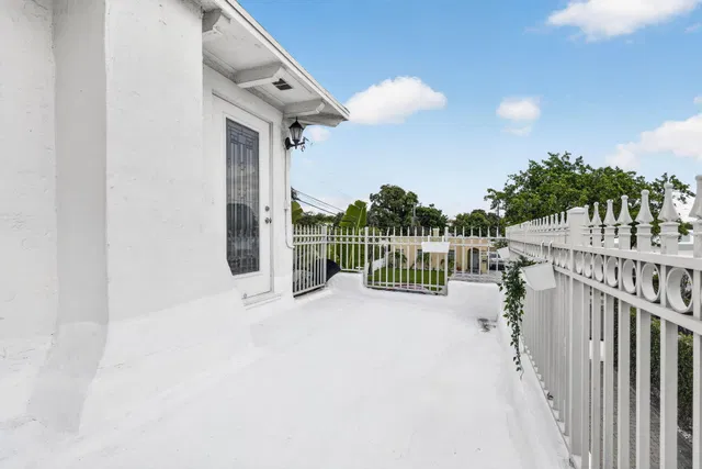 West Palm Beach Residence photo 30