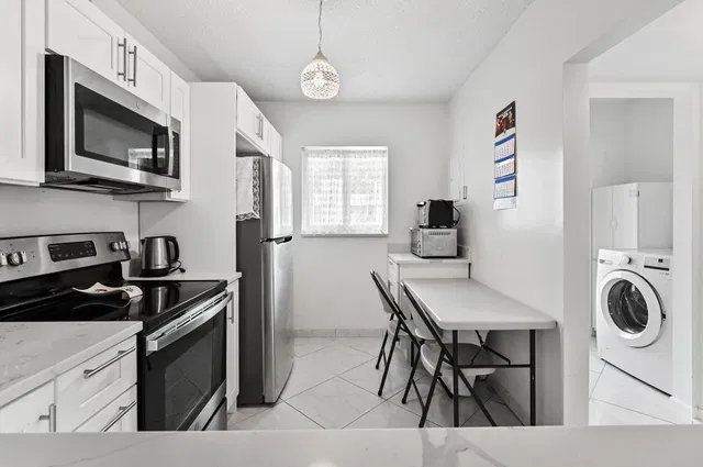 Unit 4040 photo 8