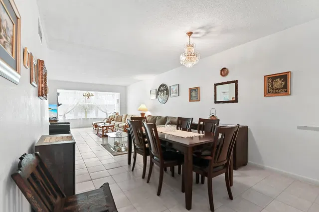 Unit 4040 photo 9