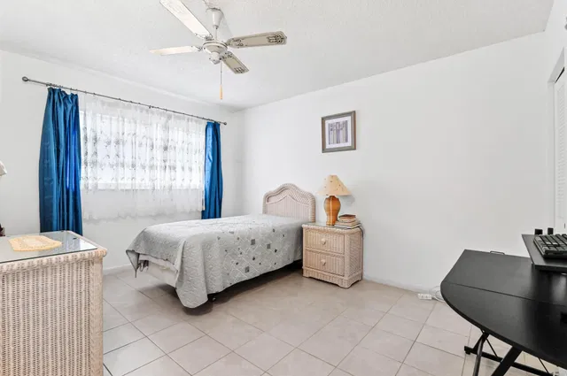 Unit 4040 photo 20