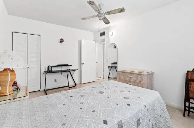 Unit 4040 photo 21